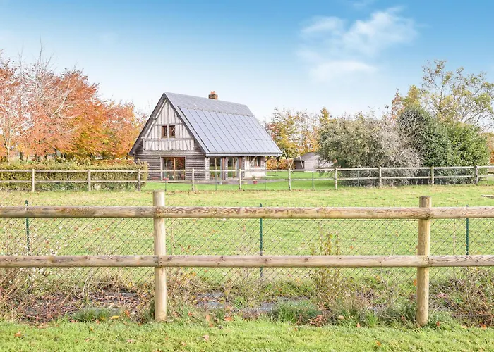 Holiday home 3 Bedroom Beautiful In Hattenville